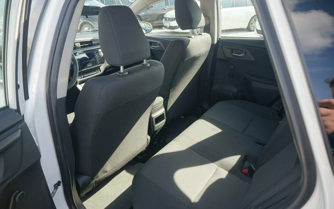 Toyota Auris cena 43900 przebieg: 174967, rok produkcji 2017 z Kołobrzeg małe 529